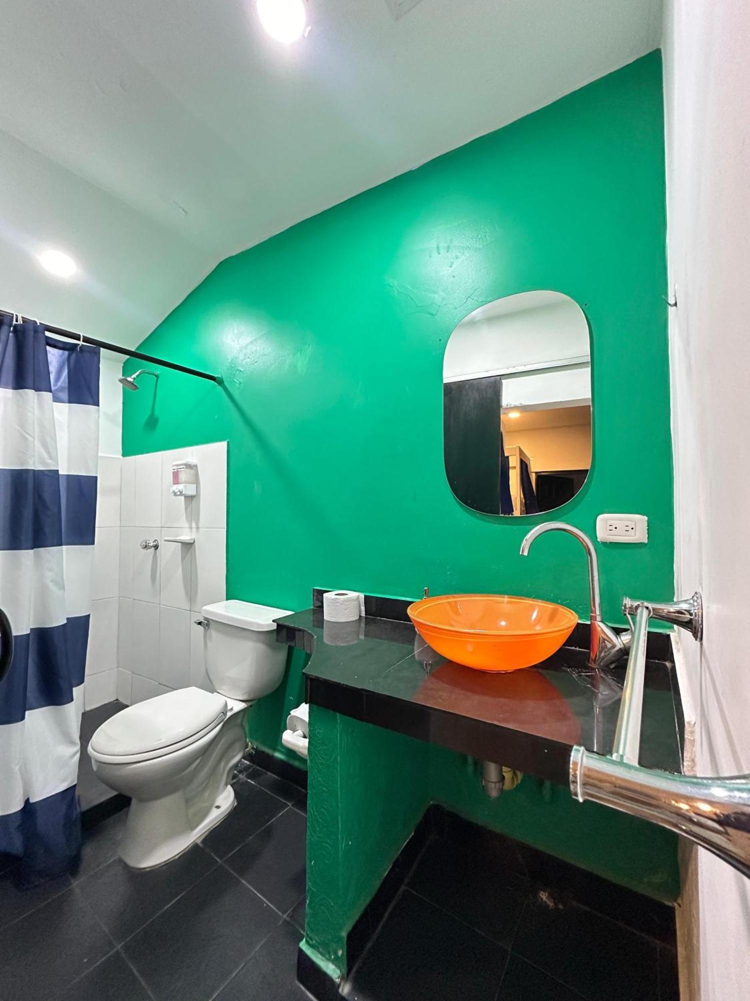 Casa Del Puerto Hostel & Suites Картахена Номер фото